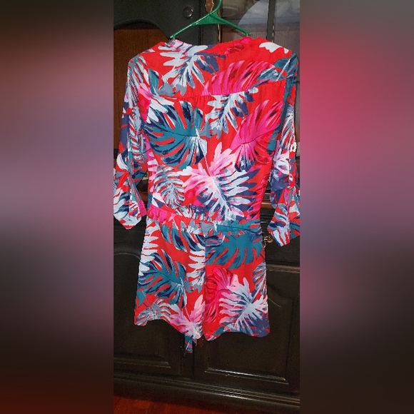 Multi-colored Jennifer López Summer Romper ~ Petite Size 2 - Picture 2 of 7